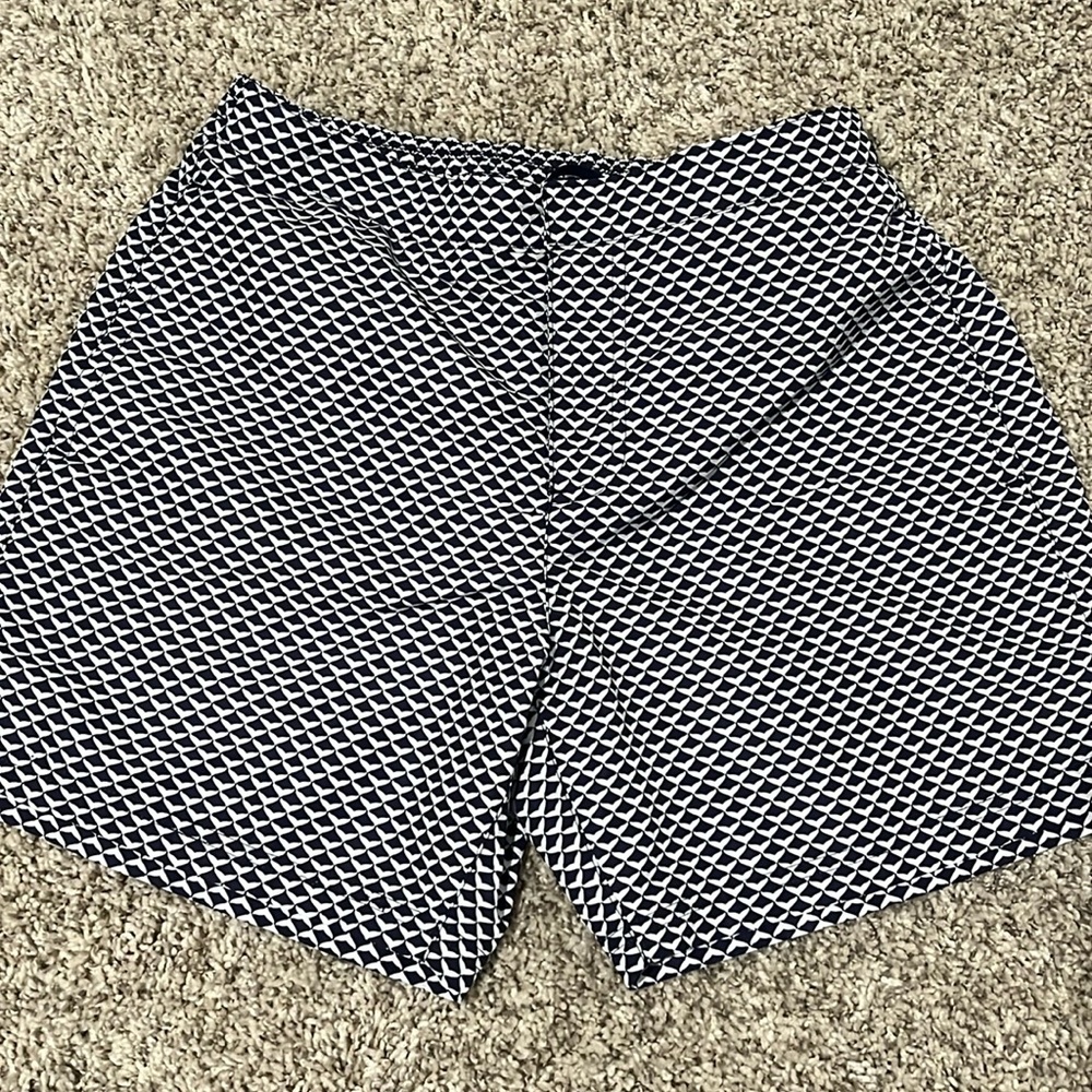 Vineyard Vines 6” swim trunk small